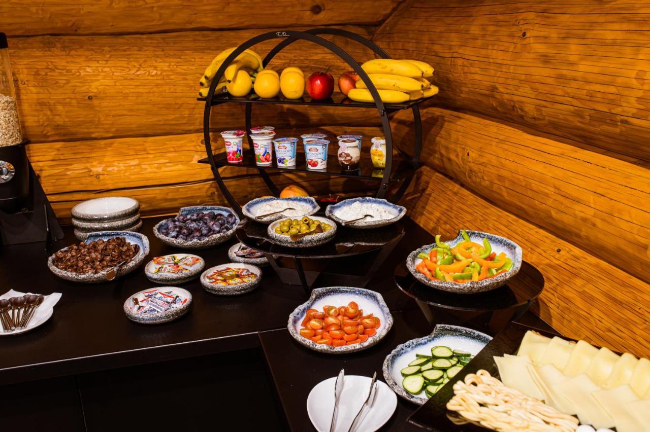 מיכלובצ'ה Hotel Zemplen מראה חיצוני תמונה
