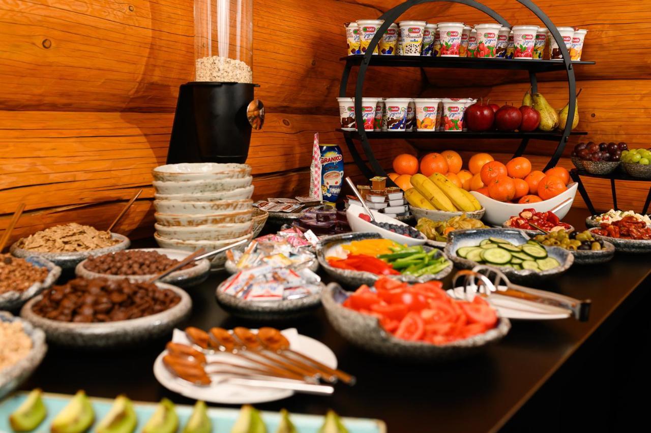 מיכלובצ'ה Hotel Zemplen מראה חיצוני תמונה